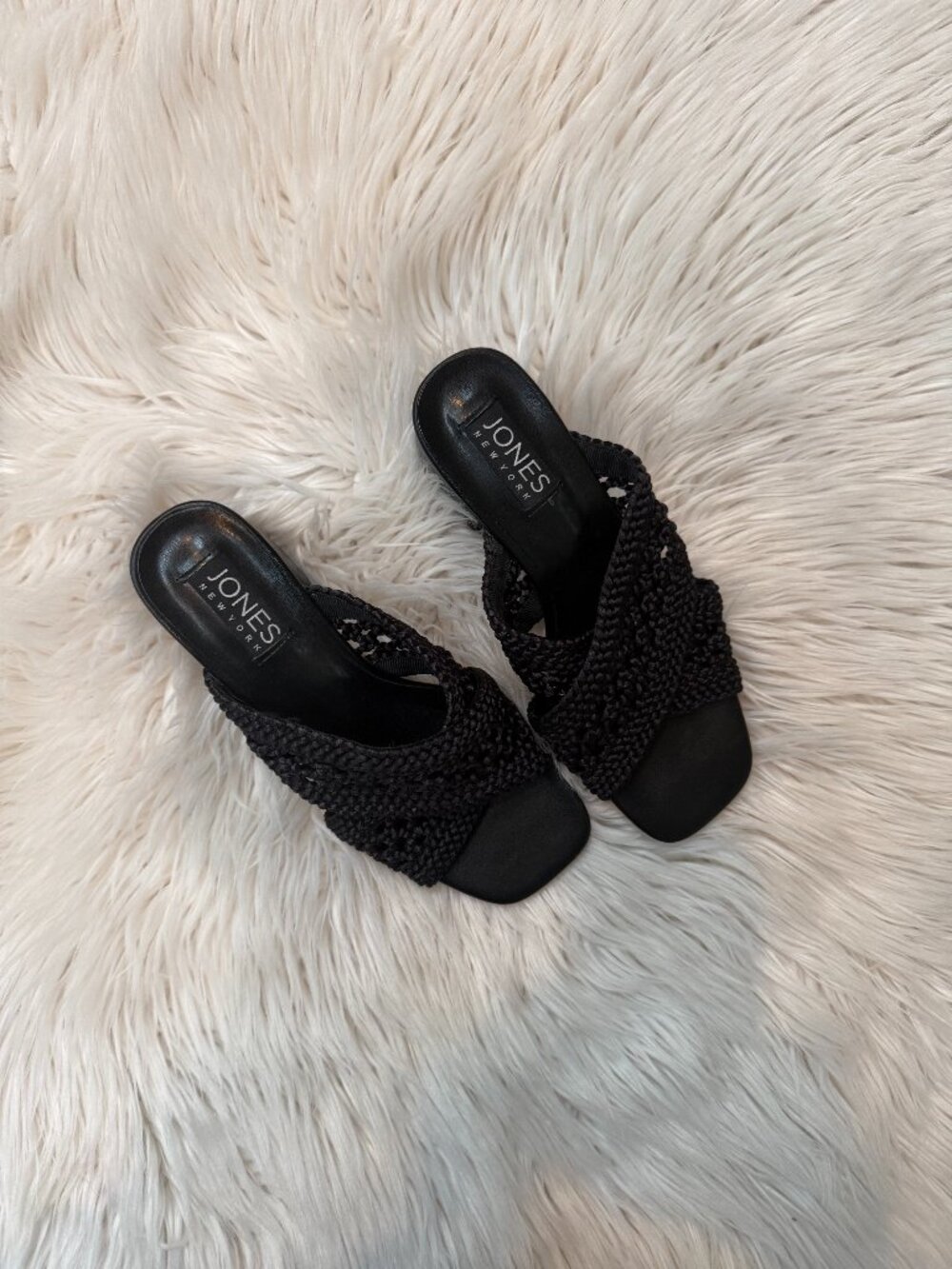 JONE'S NY Size 6 Black Crochet Sandals